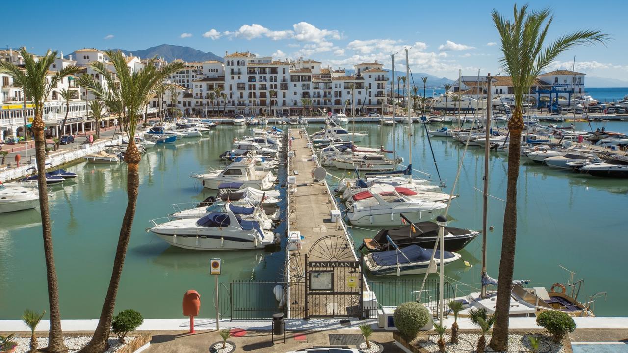 Marina Real 124 Lägenhet Manilva Exteriör bild